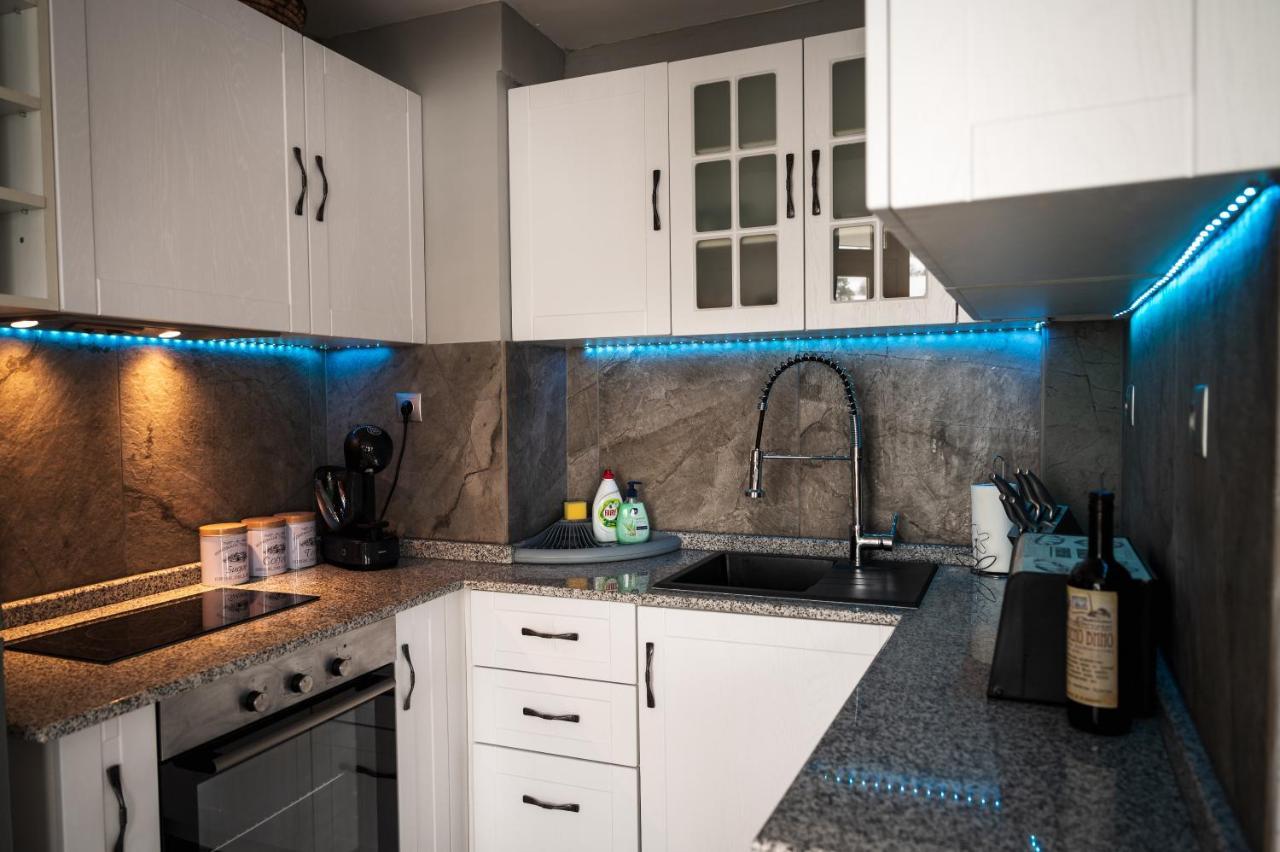 House Proctor Apartment Stoykite ภายนอก รูปภาพ