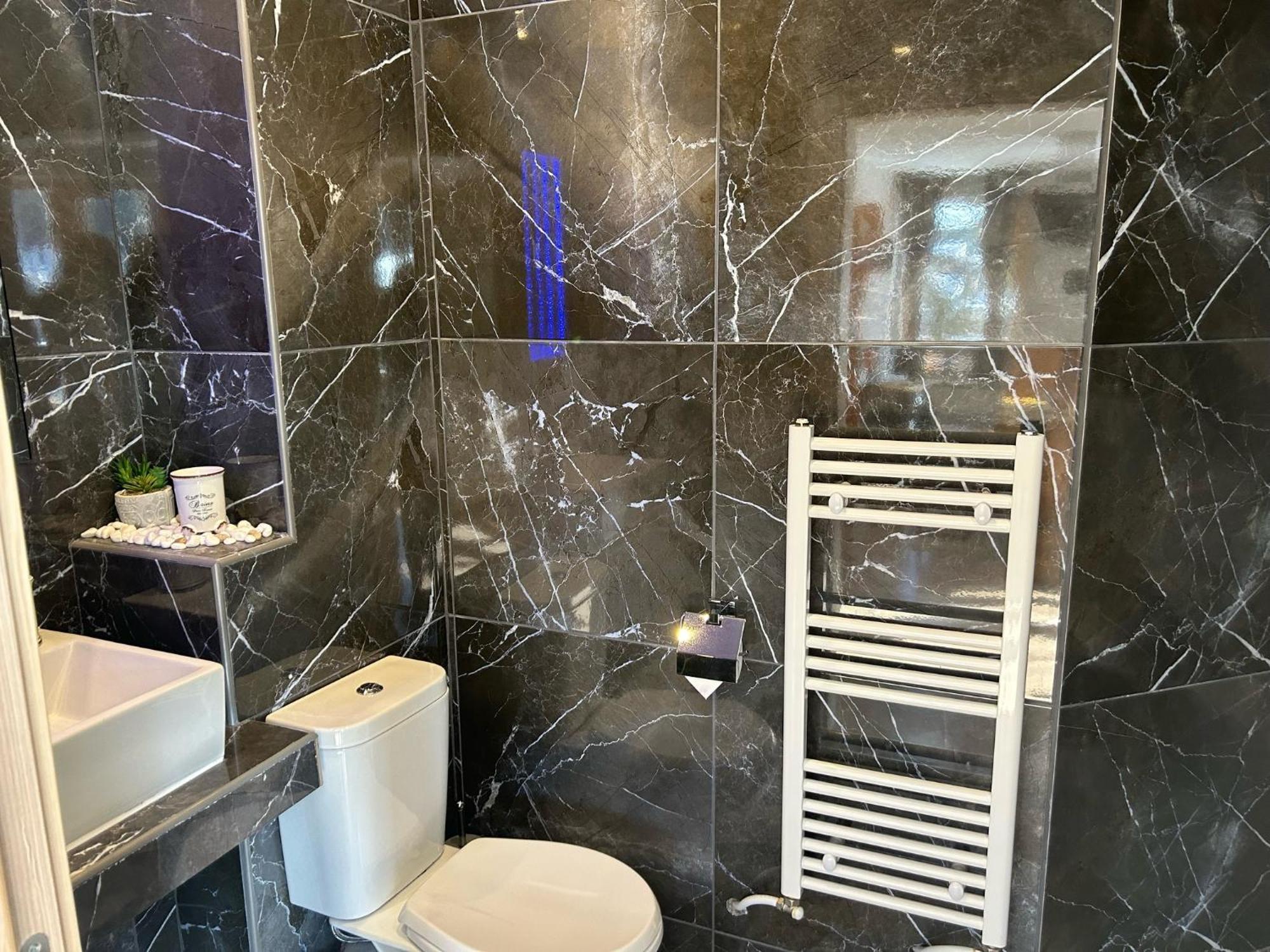 House Proctor Apartment Stoykite ภายนอก รูปภาพ